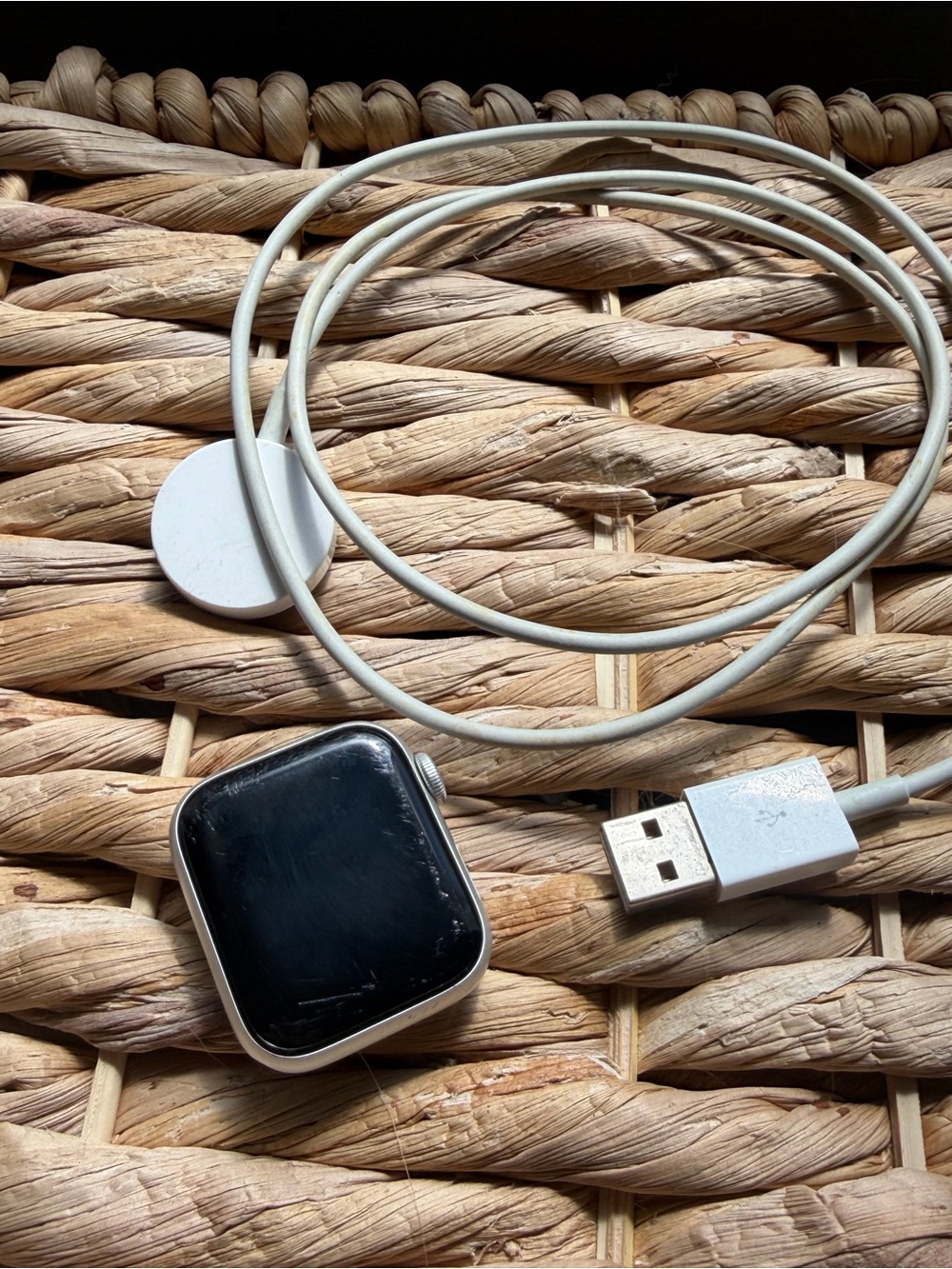 Apple Watch SE 40mm Smartwatch and Magnetic Charging Cable - White